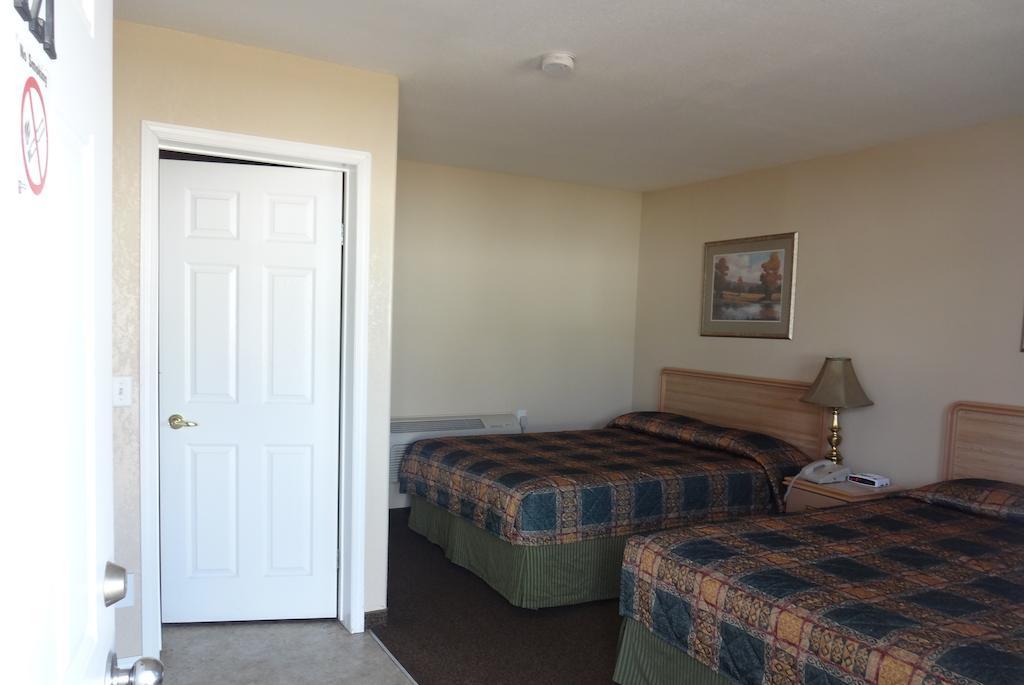 King'S Hotel & Motel By Elevate Rooms Shaunavon Ruang foto