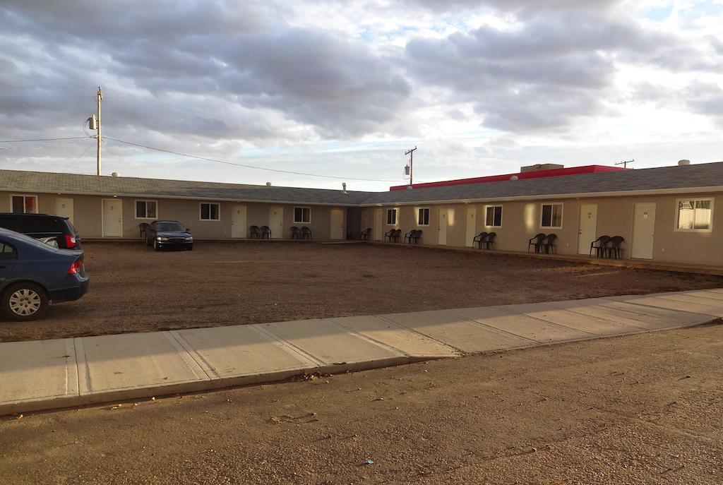 King'S Hotel & Motel By Elevate Rooms Shaunavon Bagian luar foto