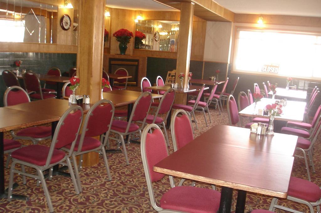King'S Hotel & Motel By Elevate Rooms Shaunavon Bagian luar foto