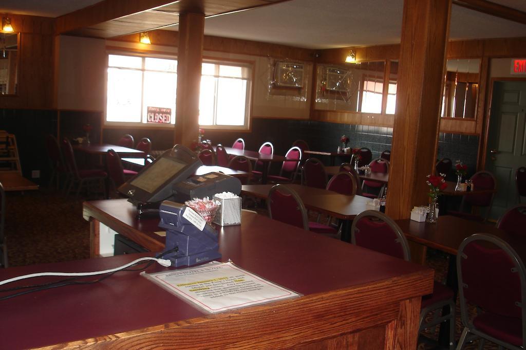 King'S Hotel & Motel By Elevate Rooms Shaunavon Bagian luar foto