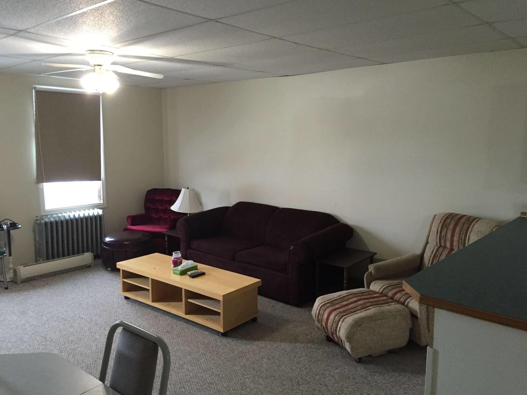 King'S Hotel & Motel By Elevate Rooms Shaunavon Bagian luar foto